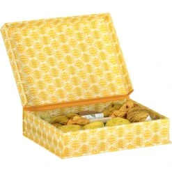 Selvedge And Cambridge Imprint, Haberdashery Box (Assortment Of Colours Available) 31 Selvedge And Cambridge Imprint, Haberdashery Box (Assortment Of Colours Available) -Magazine World 200924 152657 TOSEND048x2048