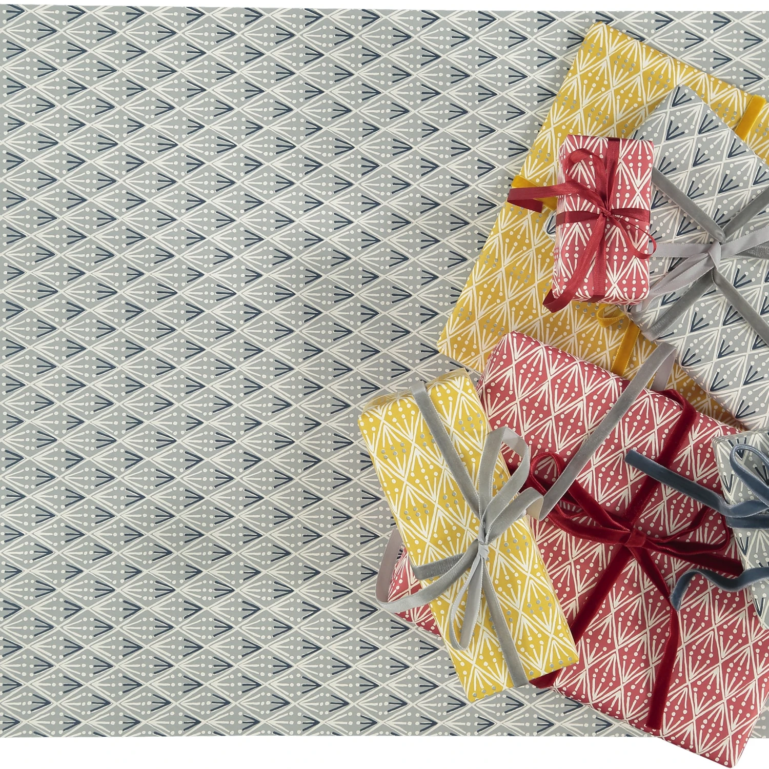 Selvedge & Cambridge Imprint, Gift Wrapping Paper (Assortment Of Colours Available) 4 Selvedge & Cambridge Imprint, Gift Wrapping Paper (Assortment Of Colours Available) - Image 4