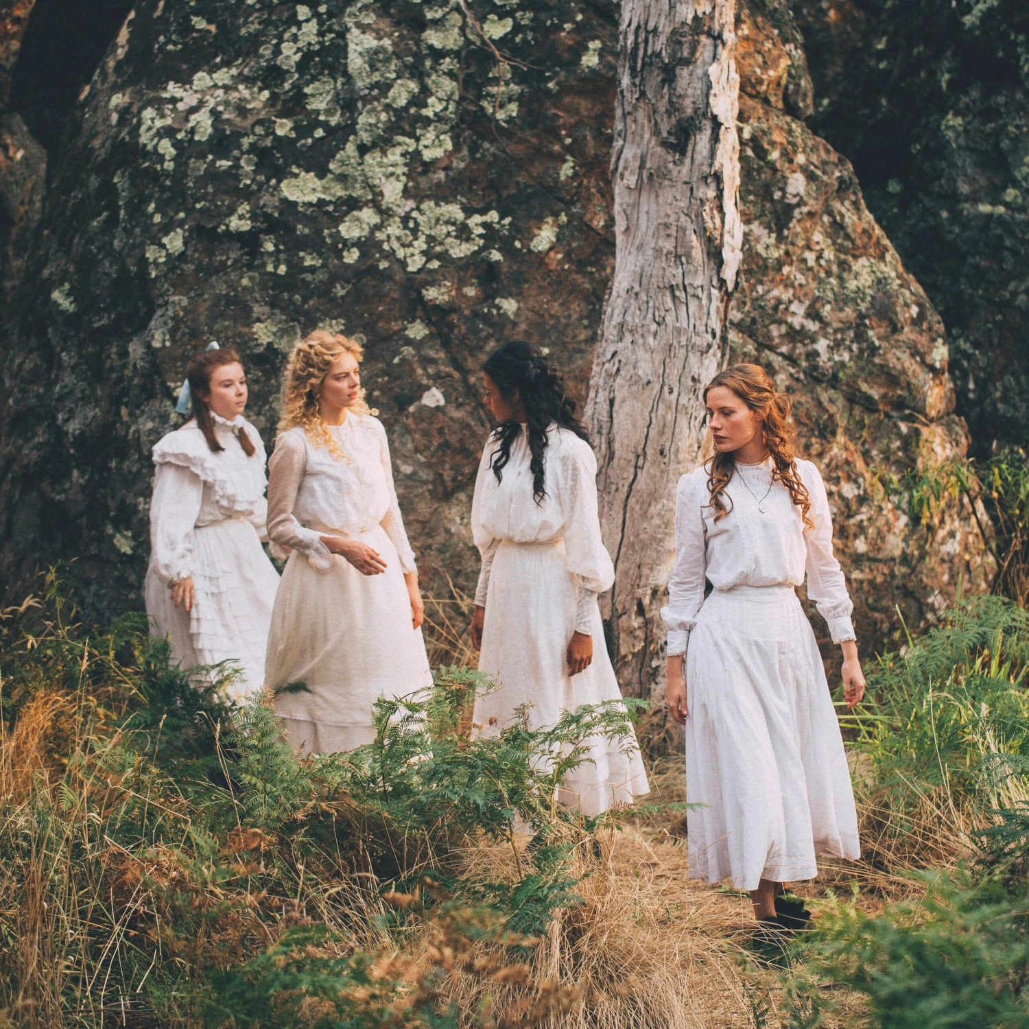 Issue 122 Winter White 5 Issue 122 Winter White - Image 5