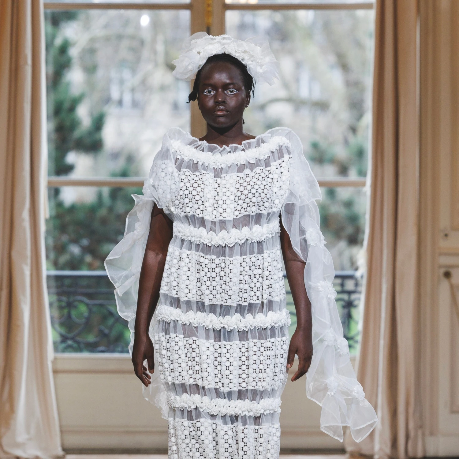 Issue 122 Winter White 6 Issue 122 Winter White - Image 6